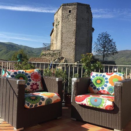 Stanza Privata In Attico Con Terrazza - Lakeholiday It Castel di Tora Exterior foto